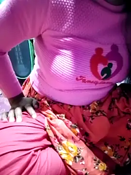 Snapshot of Mistompa24 chatting on December 15, 2025, 2:23 pm Mistompa24 online show from December 15, 2025, 2:23 pm