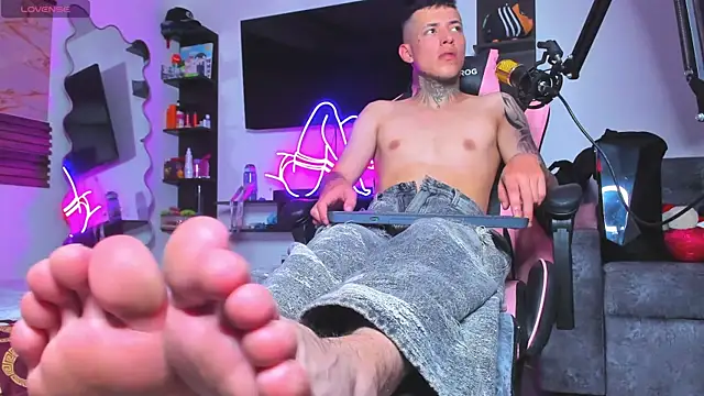 Snapshot of conor_2004 chatting on September 23, 2025, 8:49 pm conor 2004 online show from September 23, 2025, 8:49 pm