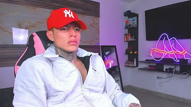 Snapshot of conor_2004 chatting on October 23, 2025, 11:25 pm conor 2004 online show from October 23, 2025, 11:25 pm