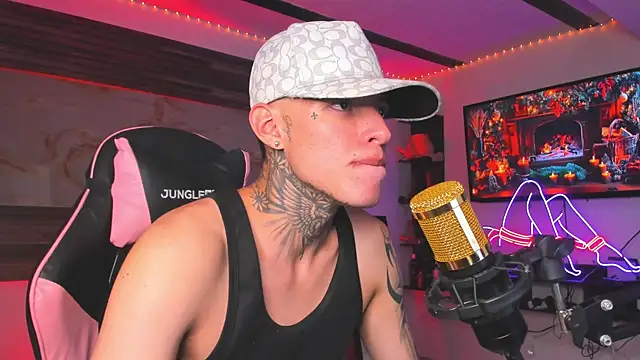 Snapshot of conor_2004 chatting on December 2, 2025, 3:30 am conor 2004 online show from December 2, 2025, 3:30 am