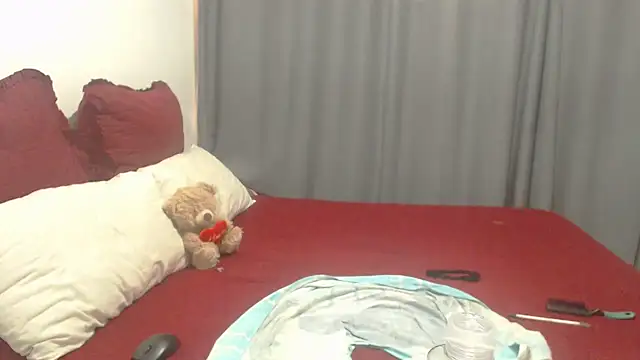 Snapshot of Samantha2012 chatting on November 7, 2025, 7:57 am Samantha2012 online show from November 7, 2025, 7:57 am