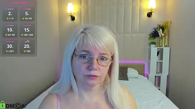 Snapshot of Hella_Fabel chatting on June 6, 2026, 1:55 am Hella Fabel online show from June 6, 2026, 1:55 am