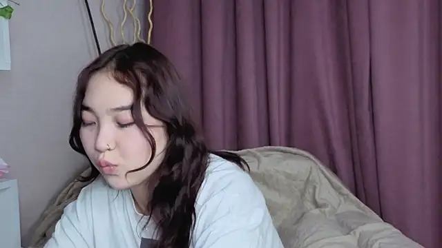 ColettaMejias online show from November 26, 2025, 9:15 pm