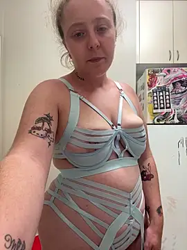spankmykittyhehe online show from September 30, 2025, 12:44 pm