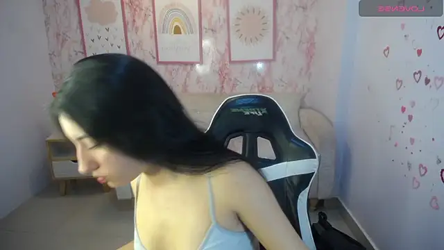 Snapshot of Kylie_ch1 chatting on October 11, 2025, 3:40 am Kylie ch1 online show from October 11, 2025, 3:40 am