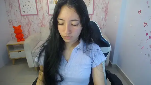 Snapshot of Kylie_ch1 chatting on November 6, 2025, 3:32 am Kylie ch1 online show from November 6, 2025, 3:32 am