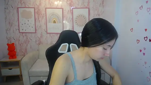 Snapshot of Kylie_ch1 chatting on December 3, 2025, 10:58 am Kylie ch1 online show from December 3, 2025, 10:58 am