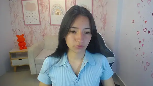 Snapshot of Kylie_ch1 chatting on November 12, 2025, 10:52 am Kylie ch1 online show from November 12, 2025, 10:52 am