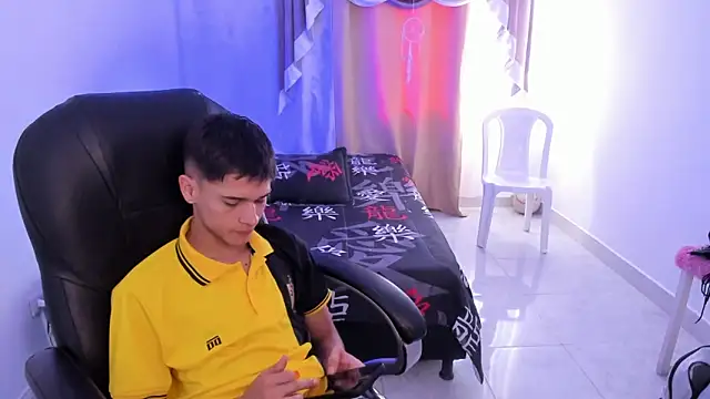 Aron Boyy online show from November 22, 2025, 7:57 pm