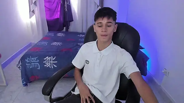 Aron Boyy online show from October 27, 2025, 8:21 pm