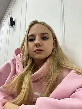 Sky Cutie online show from January 19, 2026, 3:54 am