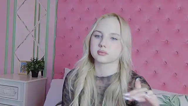 Sky Cutie online show from April 2, 2026, 4:52 am