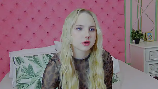 Sky Cutie online show from February 22, 2026, 4:48 am