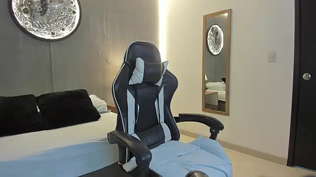 liliand  online show from October 10, 2025, 12:17 pm