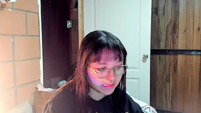 Violetaa Leee online show from September 18, 2025, 2:36 am