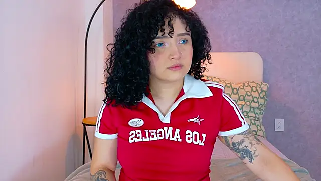 Tracielowe w online show from December 4, 2025, 3:38 am