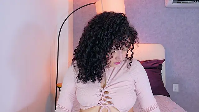 Snapshot of Tracielowe_w chatting on March 4, 2026, 3:58 am Tracielowe w online show from March 4, 2026, 3:58 am