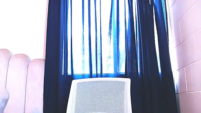 gretel stone online show from September 22, 2025, 2:12 pm