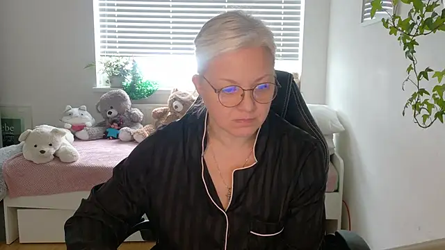 Snapshot of Linsy_Kim chatting on February 1, 2026, 9:29 am Linsy Kim online show from February 1, 2026, 9:29 am