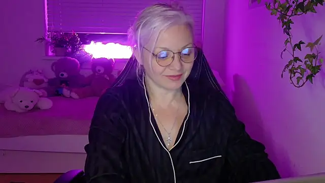 Snapshot of Linsy_Kim chatting on January 31, 2026, 9:02 pm Linsy Kim online show from January 31, 2026, 9:02 pm