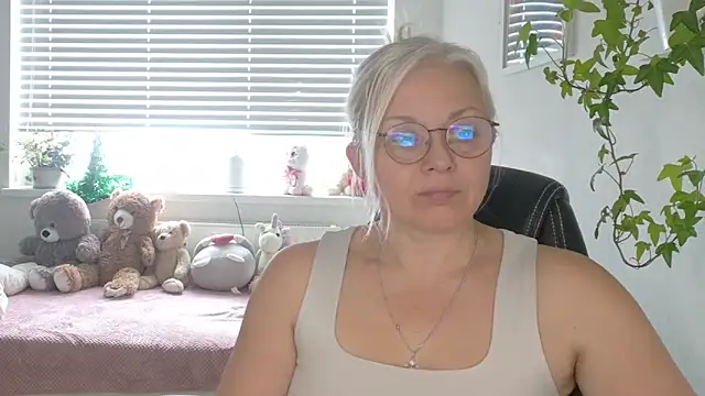 Snapshot of Linsy_Kim chatting on February 6, 2026, 12:34 pm Linsy Kim online show from February 6, 2026, 12:34 pm