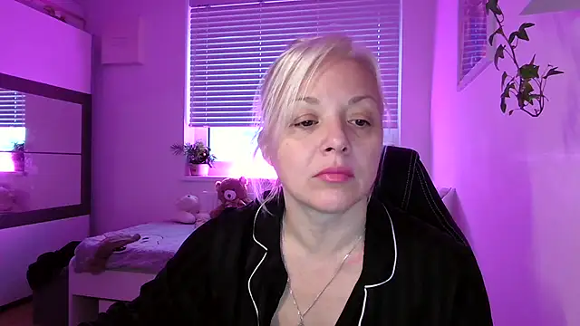 Linsy Kim online show from November 27, 2025, 6:47 am