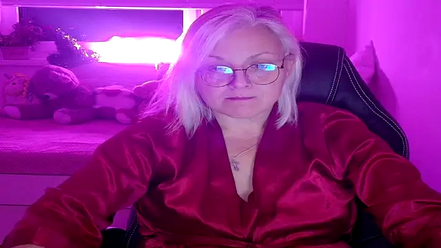 Snapshot of Linsy_Kim chatting on February 18, 2026, 10:06 pm Linsy Kim online show from February 18, 2026, 10:06 pm