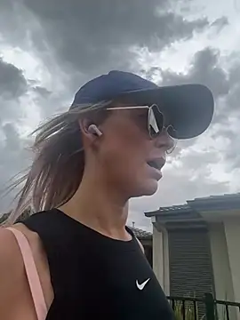 imyourgoodgirl69 online show from February 11, 2026, 4:12 am