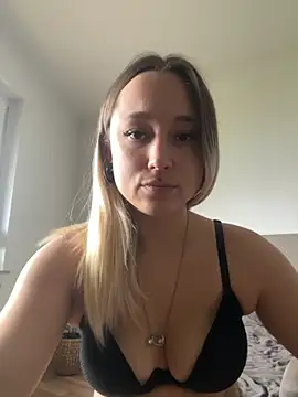 Snapshot of stelli_99 chatting on November 7, 2025, 10:20 am stelli 99 online show from November 7, 2025, 10:20 am