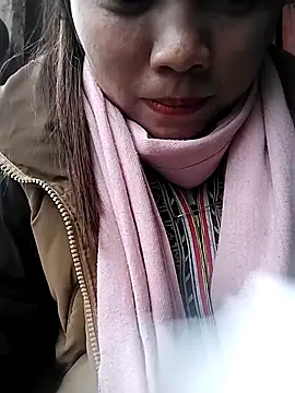 venu00 online show from February 18, 2026, 4:43 am