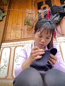 Snapshot of Ngoc-bbi chatting on April 25, 2026, 3:31 am Ngoc-bbi online show from April 25, 2026, 3:31 am