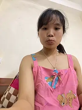Ngoc-bbi online show from October 4, 2025, 11:12 am