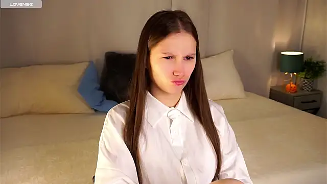 MelaniSeiver online show from December 5, 2025, 1:05 am