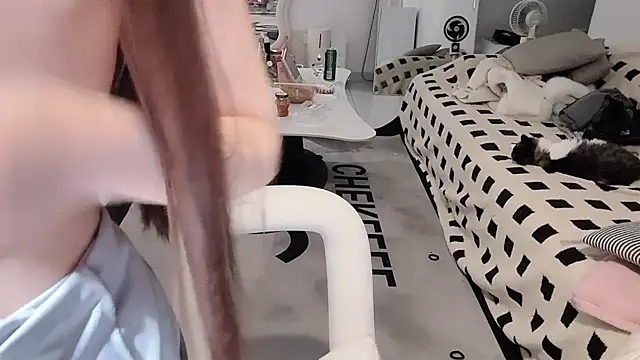 vkvk-VK online show from November 23, 2025, 3:44 pm