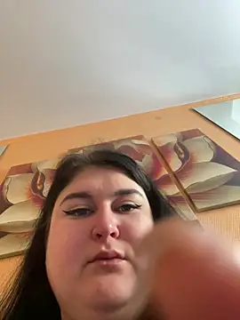 Snapshot of DazzzlingDame chatting on February 23, 2026, 9:32 am DazzzlingDame online show from February 23, 2026, 9:32 am