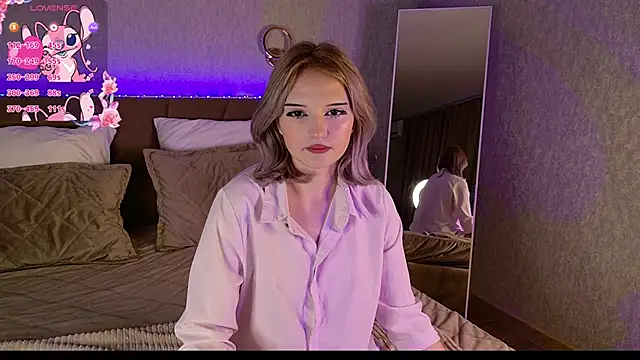 EsmeMayhem online show from September 20, 2025, 4:28 am