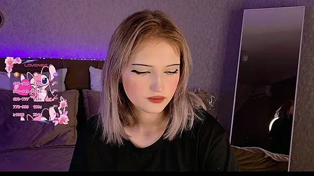 EsmeMayhem online show from October 2, 2025, 4:16 am