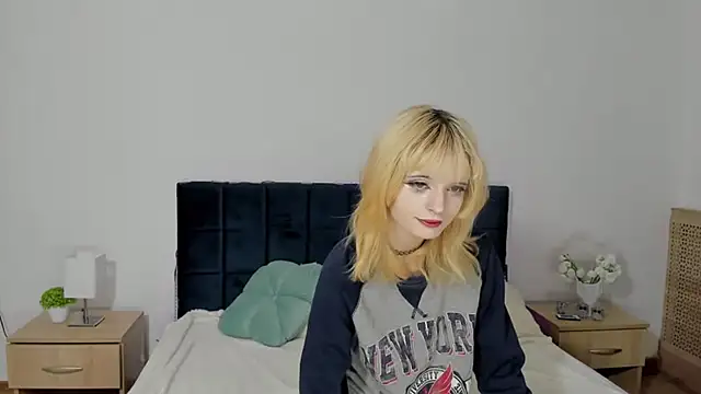 Snapshot of AmandaCutse chatting on September 27, 2025, 5:35 am AmandaCutse online show from September 27, 2025, 5:35 am