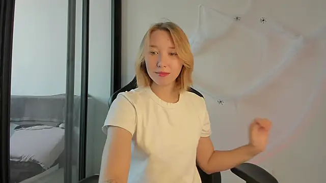 Agatha May online show from October 27, 2025, 5:08 am