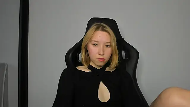 Agatha May online show from October 11, 2025, 12:06 pm