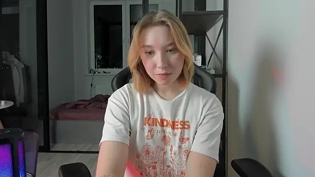 Agatha May online show from November 15, 2025, 5:28 pm