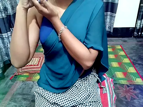 blackpori online show from October 16, 2025, 2:42 am