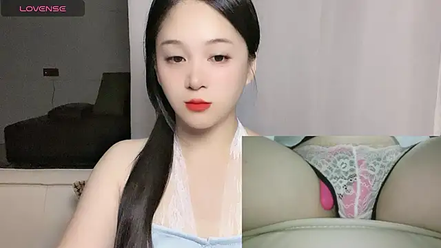 woaiqinqin online show from September 18, 2025, 3:37 pm
