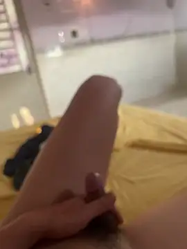 letruong6879 online show from April 2, 2026, 9:38 am