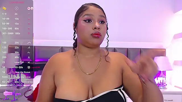 LennaEvans online show from November 3, 2025, 11:47 am