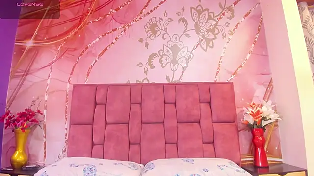 luna maisonn online show from October 31, 2025, 6:48 pm