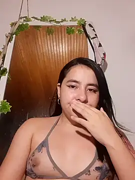 Snapshot of Yuli-27 chatting on November 20, 2025, 2:56 am Yuli-27 online show from November 20, 2025, 2:56 am