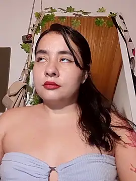 Snapshot of Yuli-27 chatting on November 21, 2025, 2:32 am Yuli-27 online show from November 21, 2025, 2:32 am