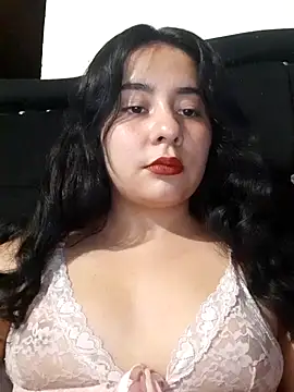 Snapshot of Yuli-27 chatting on February 12, 2026, 3:17 am Yuli-27 online show from February 12, 2026, 3:17 am