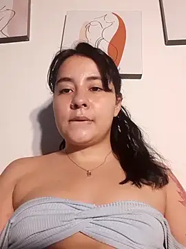 Snapshot of Yuli-27 chatting on October 14, 2025, 2:34 am Yuli-27 online show from October 14, 2025, 2:34 am